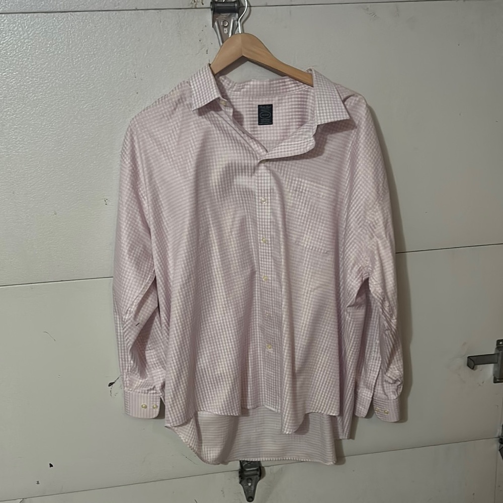 Pink Dress Shirt with Relaxed Fit and Long Sleeves